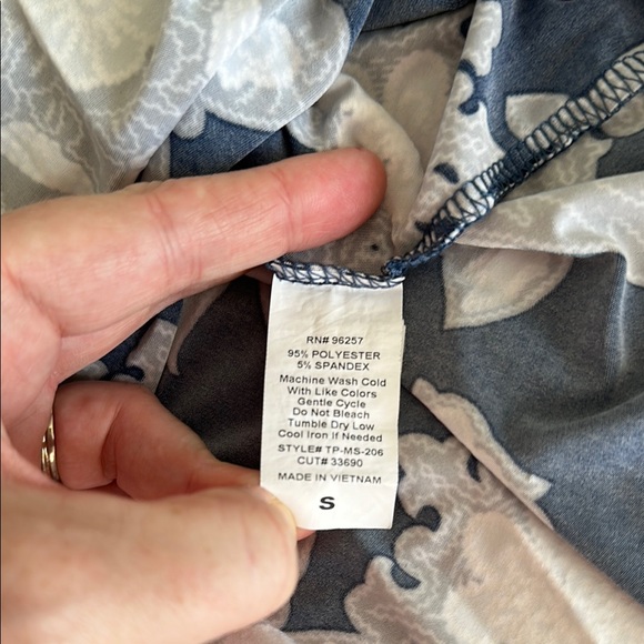 PerSeption Concept Floral Sleeveless Women's Top Dark Blue and White Size Small - Picture 9 of 9